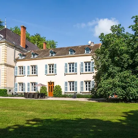 Chateau Sleeps 12 Pool Wifi La Pacaudière